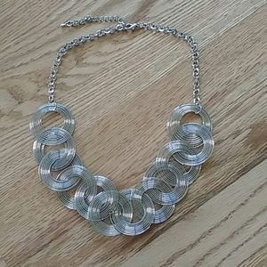 Pretty NWOT Geometric Necklace